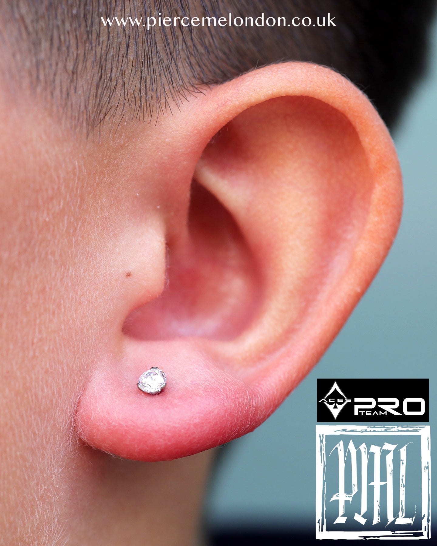 3 Prong Set Round Faceted Gem End WCZ (I.S)